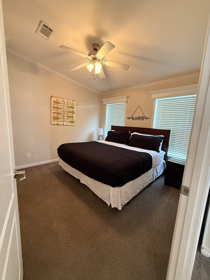 Home cleaning Minneola FL bathroom